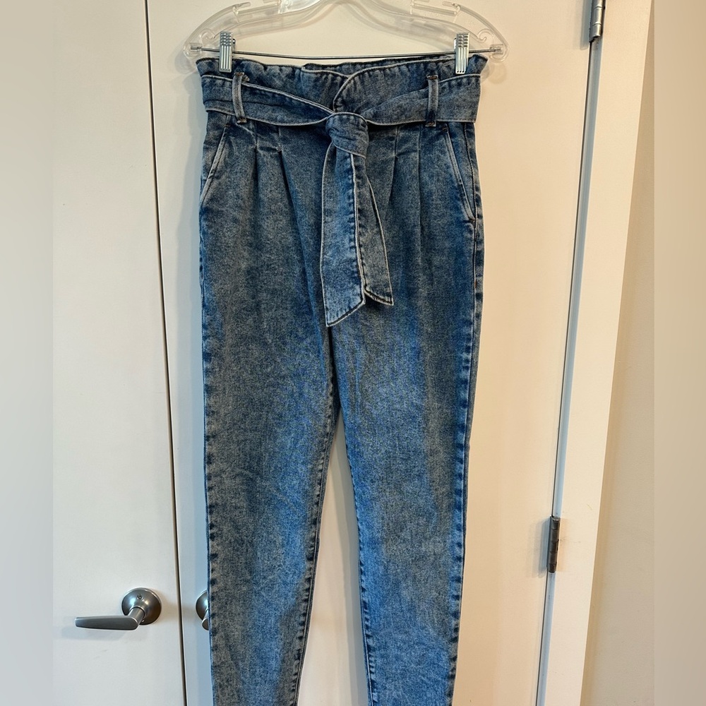 Sezane High-Waist Washed Blue Ankle Jeans with Tie Belt